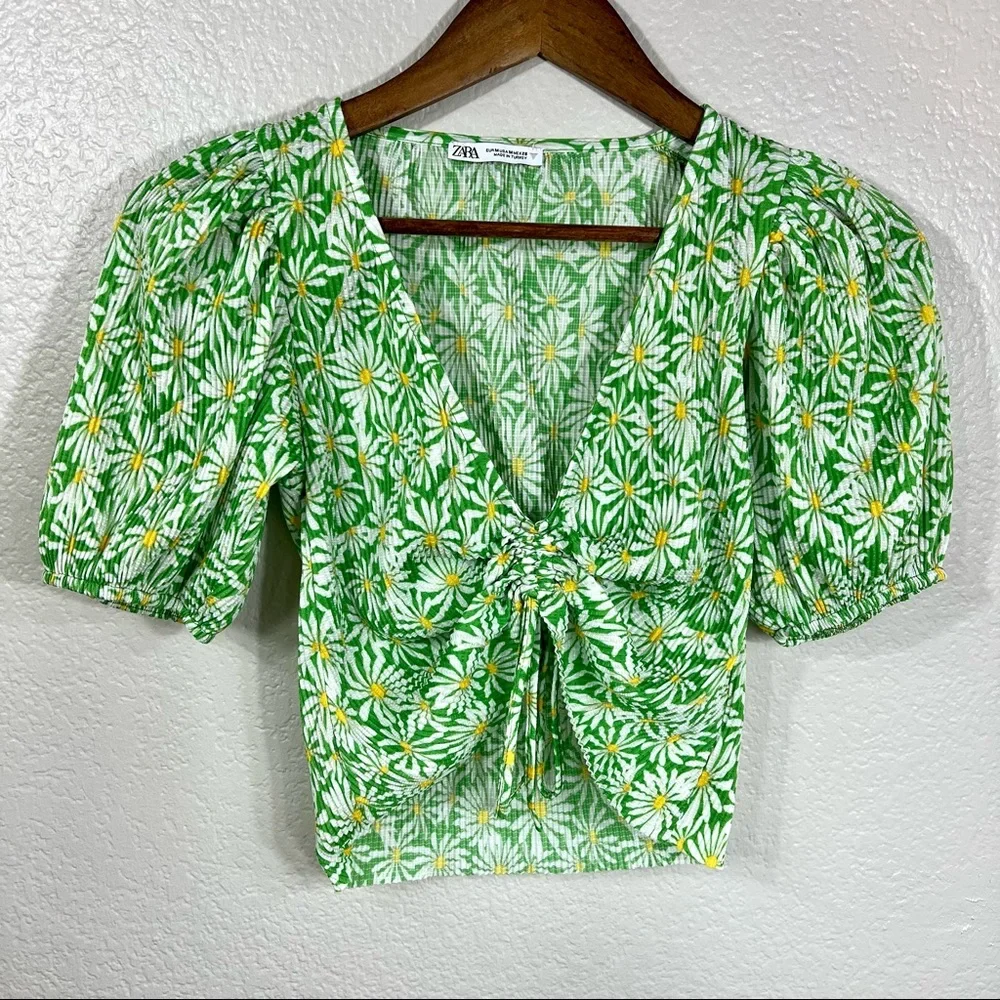 Zara green and white daisy ruched puff sleeve blouse size medium - Picture 6 of 11